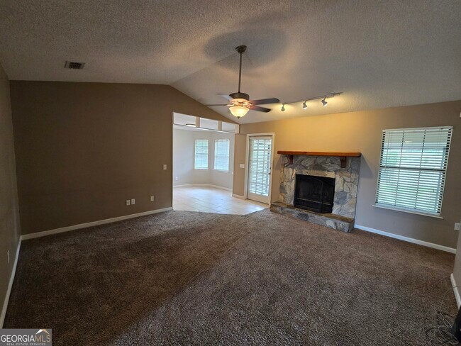 Building Photo - 127 Summerfield Dr