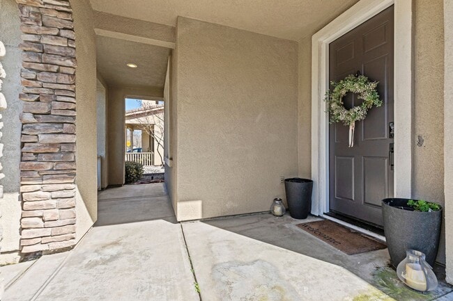 Building Photo - 1292 Paseo Belleza