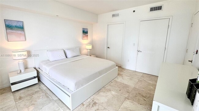 Building Photo - 475 Brickell Ave