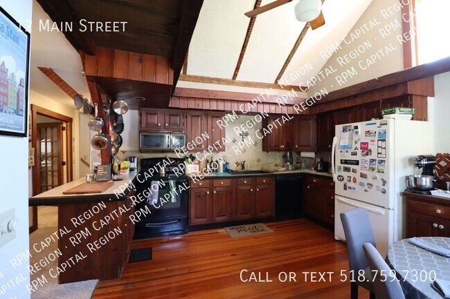 Building Photo - Historic Rexford 2 Bedroom