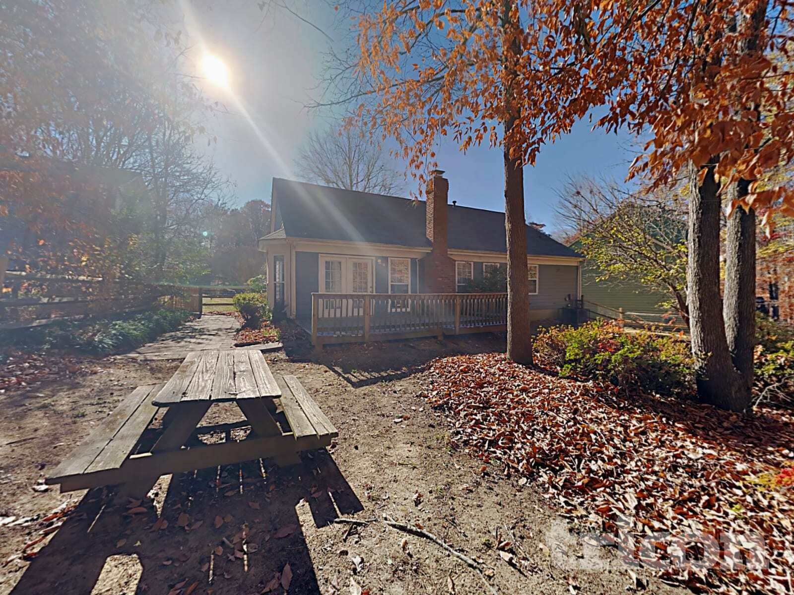Building Photo - 5207 Hedgecrest Pl