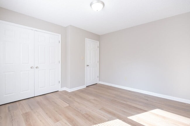 Building Photo - 125 Honeytree Dr