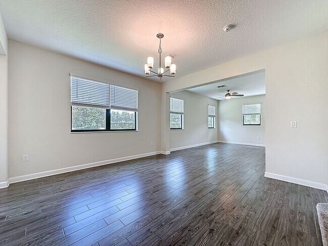 Building Photo - Beautiful Furnished townhome in Vistas of ...
