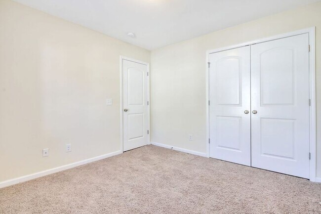 Building Photo - 285 Cantle Dr