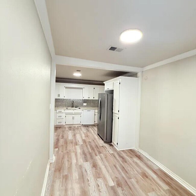 Building Photo - 4004 SE 25th St