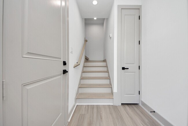 Building Photo - 5302 Kindred Gdn Ln