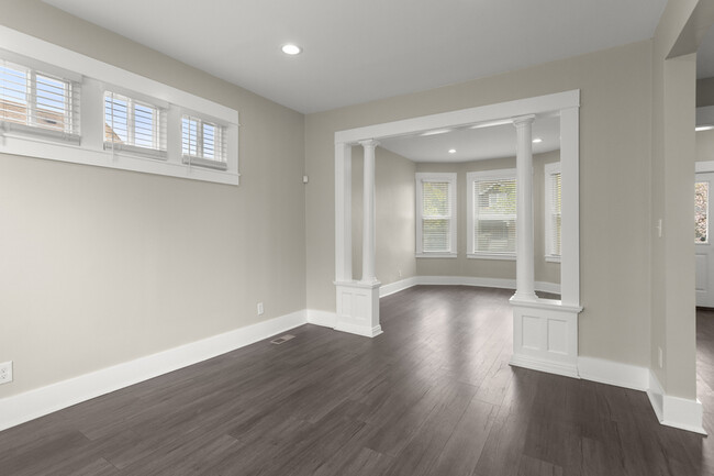 Building Photo - 2909 Fischer St