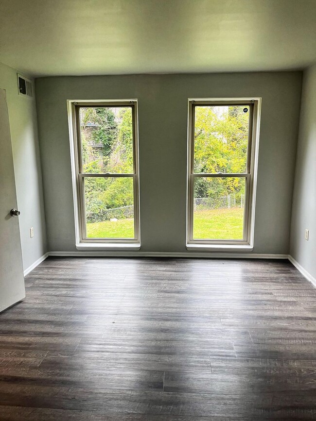 Building Photo - 2 Bed 1 Bath Bladensburg, MD