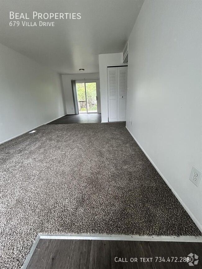Building Photo - 679 Villa Dr