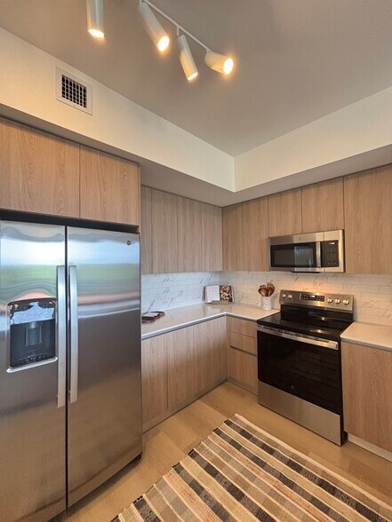 Building Photo - 2445 NE 183rd St