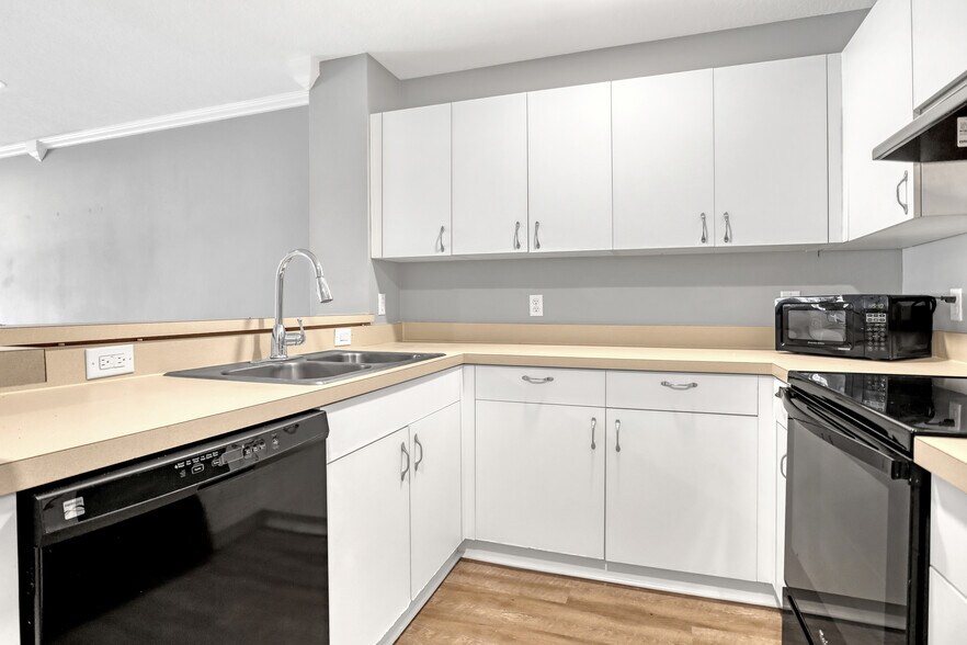 Building Photo - 1841 Long Iron Dr