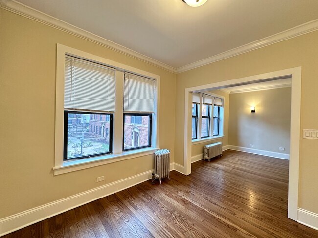 Building Photo - 1364 E 52nd St