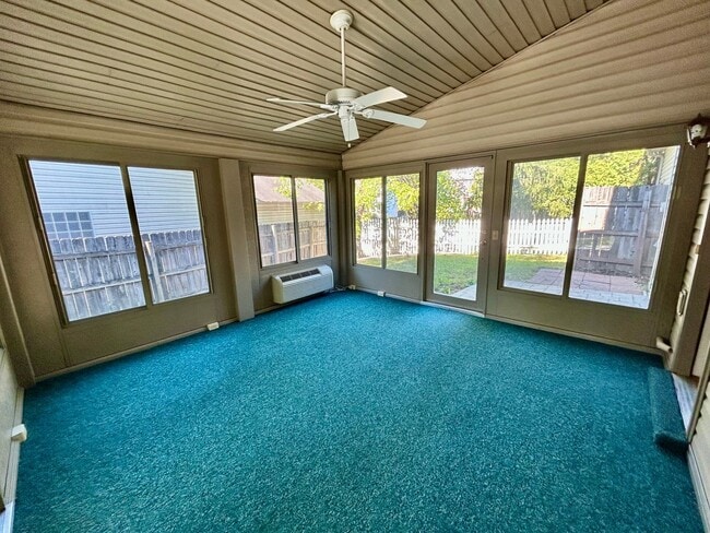 Building Photo - Spacious 4 Bed 2.5 Bath In Lexington!