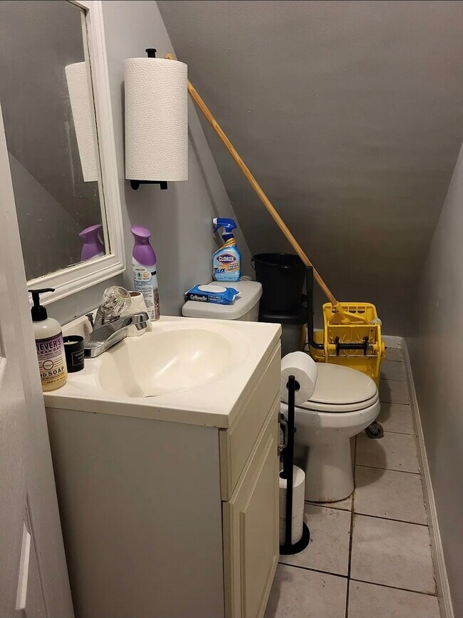 Building Photo - 8409 Navahoe Dr