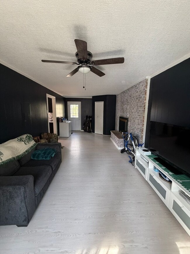 Building Photo - 7031 Darnell St