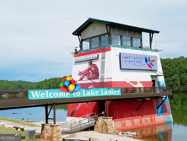 Building Photo - 2817 Evergreen Pl