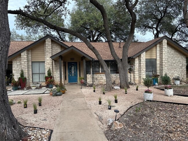 Building Photo - 800 Prize Oaks Dr