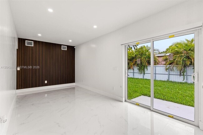 Building Photo - 14801 NW 5th Ave