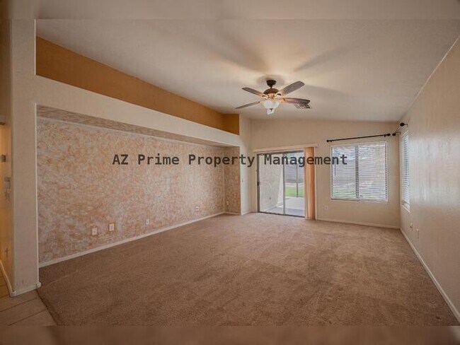 Building Photo - 6715 S 35th Dr