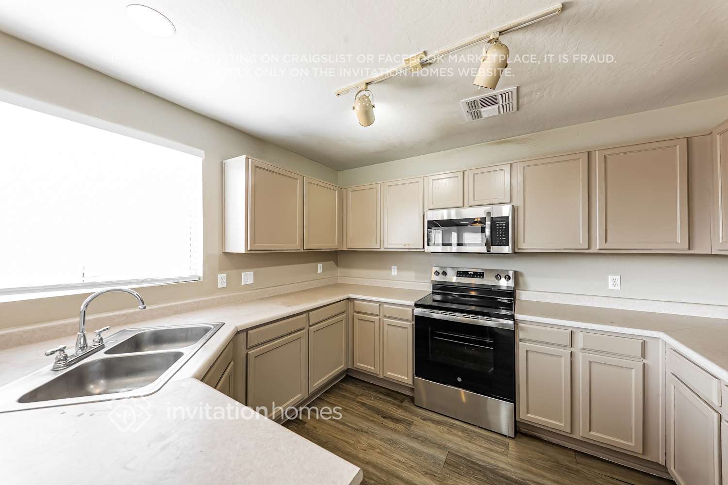 Building Photo - 12946 W Cherry Hills Dr
