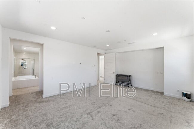 Building Photo - 28657 Windbreak Tr