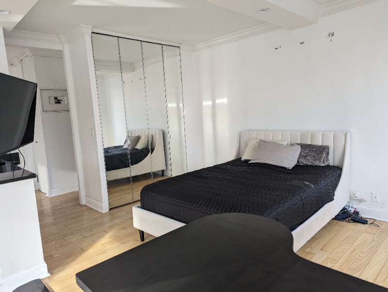 Building Photo - 380 Rector Pl