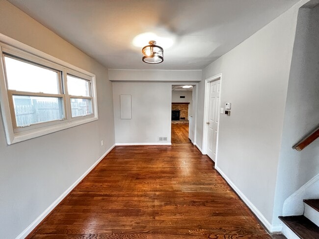 Building Photo - 12623 Farnell Dr