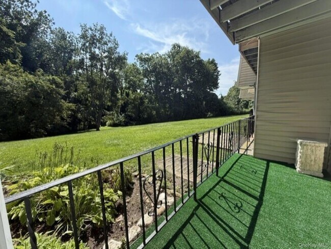 Building Photo - 315 Fox Run Ln