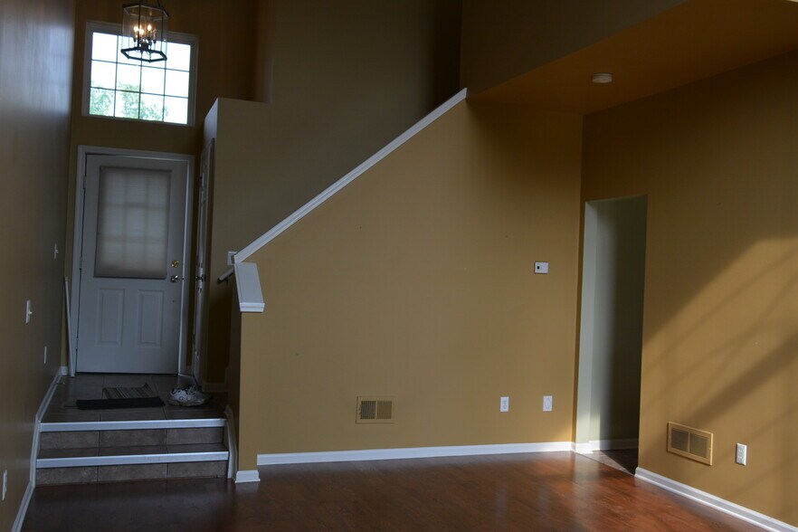 Building Photo - 26647 Kirkway Dr