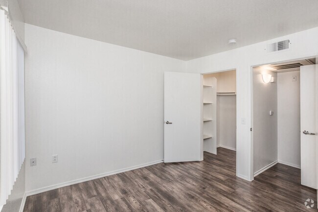 1BR, 1BA - 585 SF - Vintage at Stonehaven Senior Living