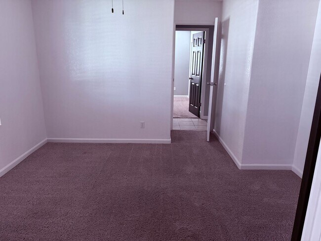 Building Photo - Beautiful Home in Atwater with Solar