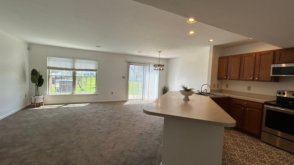 Building Photo - 424 Waverly Woods Dr