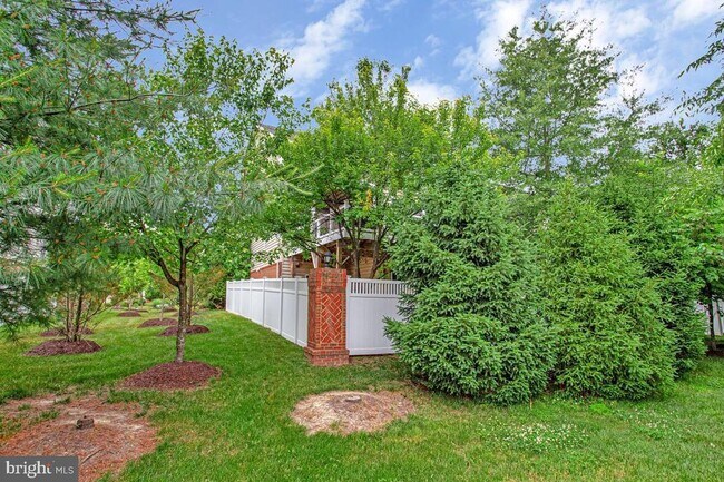 Building Photo - 4512 Grazing Way