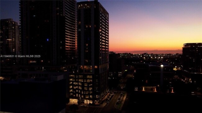 Building Photo - 1800 N Bayshore Dr