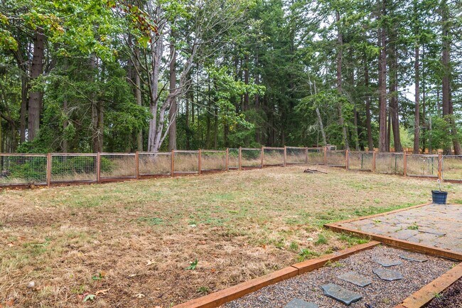 Building Photo - 253 Sunset Dr