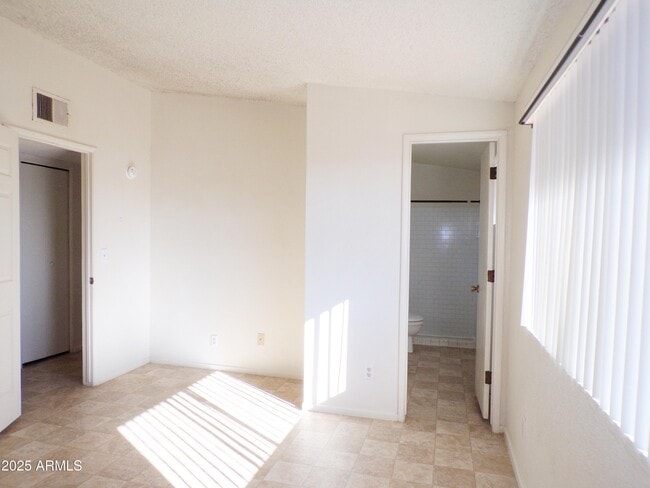 Building Photo - 500 Mallard Cir E