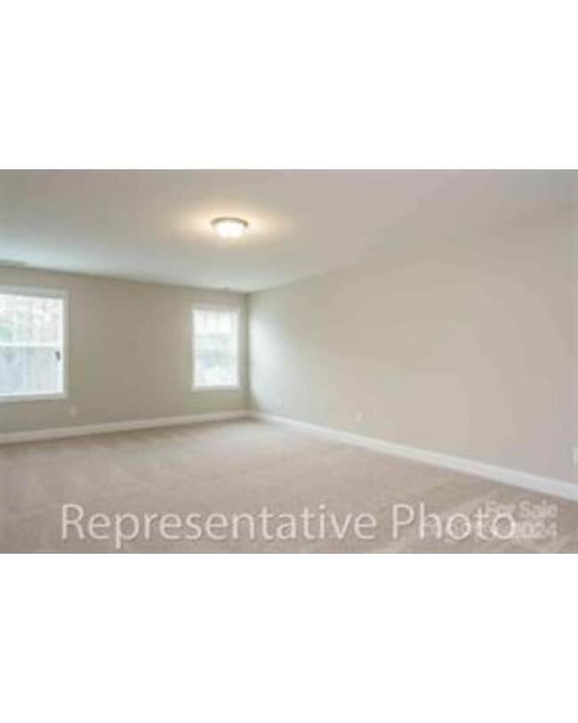 Building Photo - 7681 Tanglewood Wy