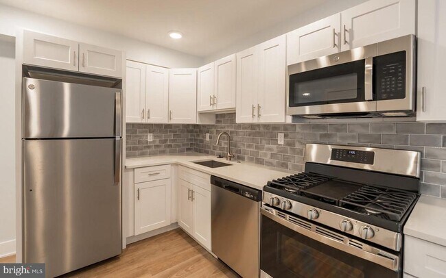 Building Photo - 1616 N Bailey St