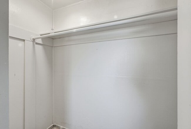 Building Photo - Pending/ Rented - Beautifully Remodeled Home in a Central Tucson Location!