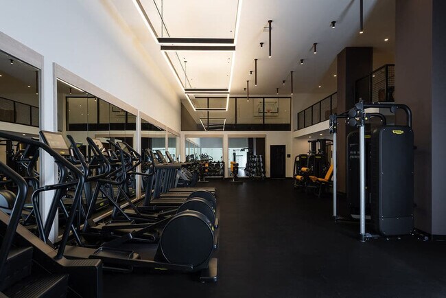 Building Photo - 225 N Miami Ave