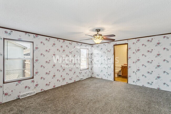 Building Photo - 3315 W Fernwood St