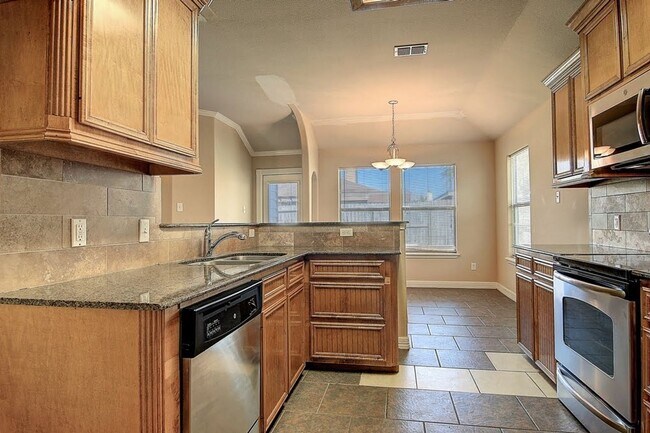 Building Photo - 6824 Fox Tail Dr
