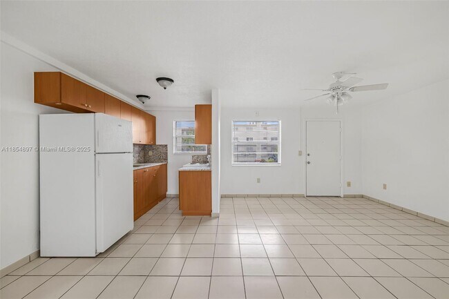 Building Photo - 6270 W Flagler St