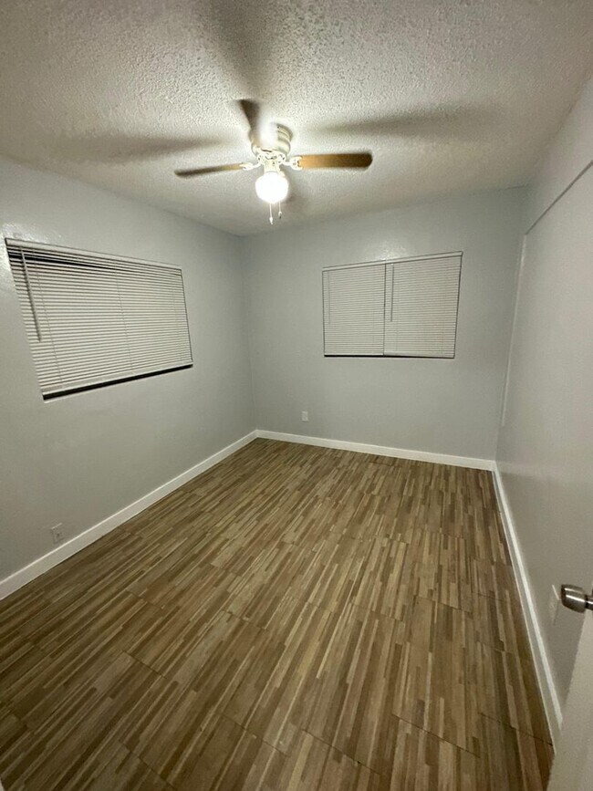 Building Photo - 2845/2847 W 6th St.