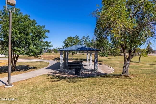 Building Photo - 7042 W Mercer Ln