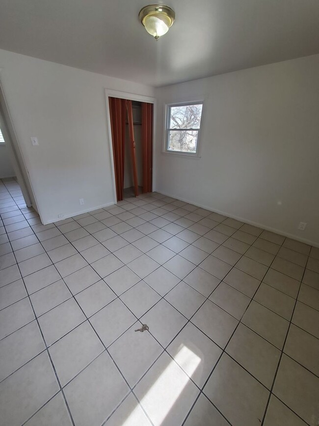 Building Photo - 4954-4956 N 48th St. (Duplex)
