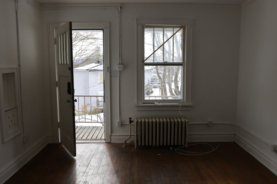 Building Photo - 231 S Heber St