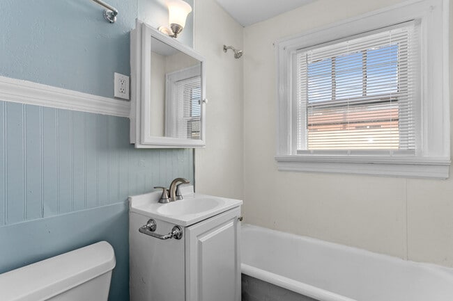 Building Photo - 2029 Swift St