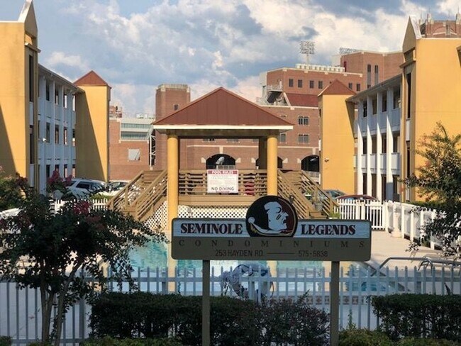 Building Photo - AVAILABLE   - Condo FSU Downtown - Close to Colleges