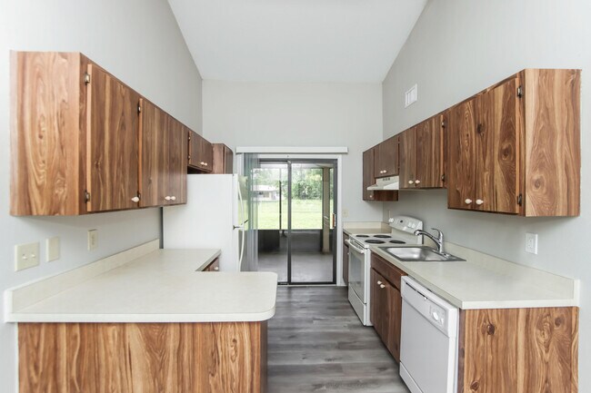 Building Photo - 409 Santa Martia St SW